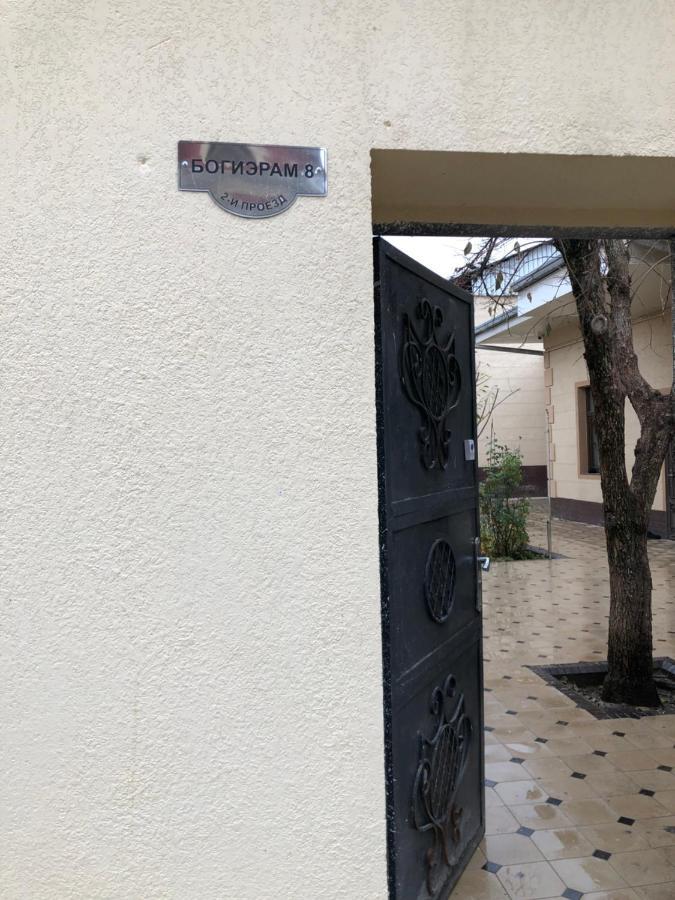 Дом Отель Бадамзар Tasjkent Exteriör bild